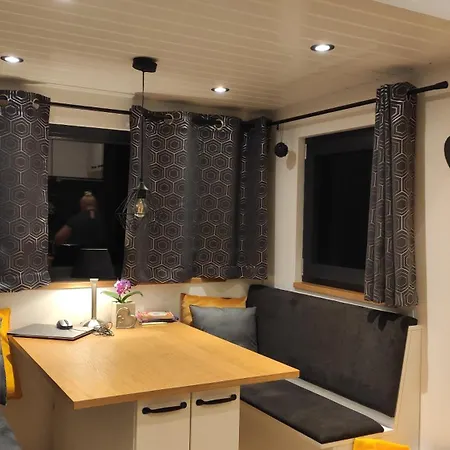 Tiny House 14 - Sollberg בית נופש *